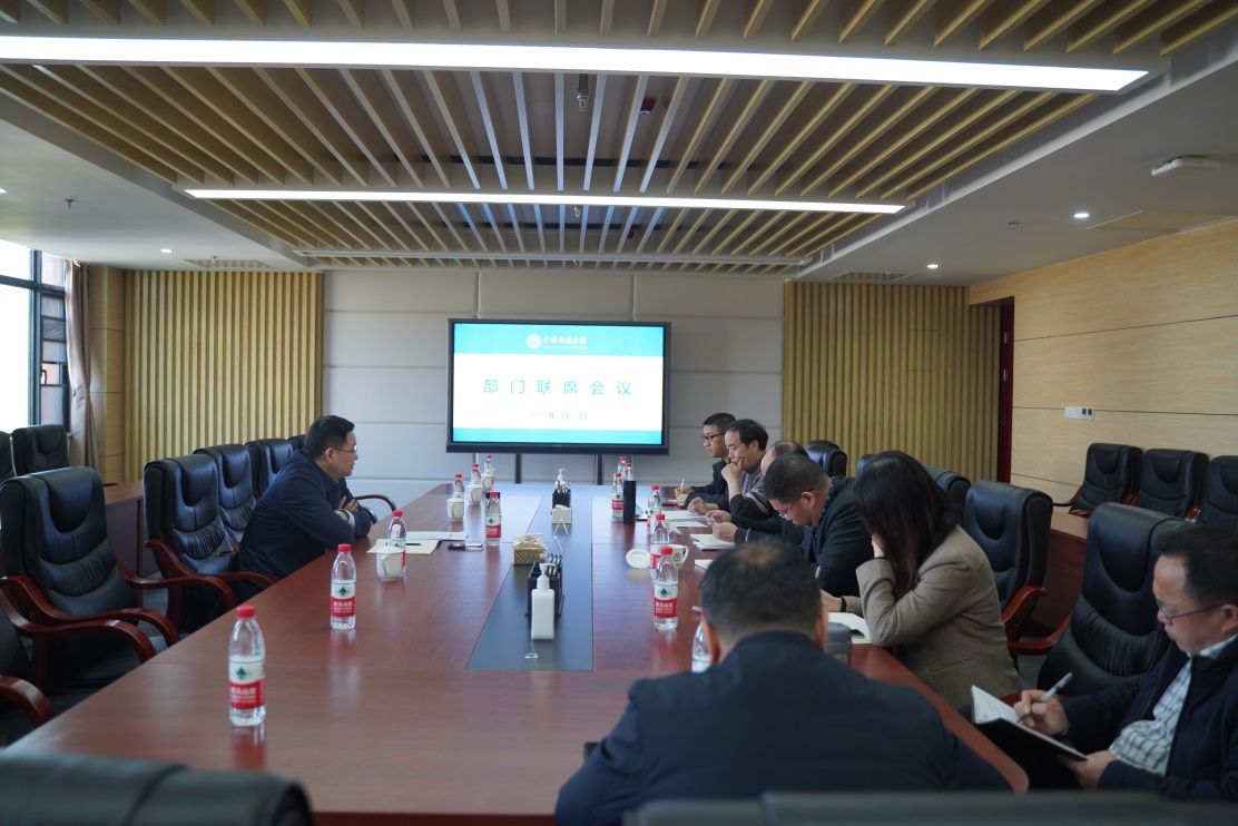 说明: H:\相机照片\2021-3-12部门联席会\DSC01663.JPG